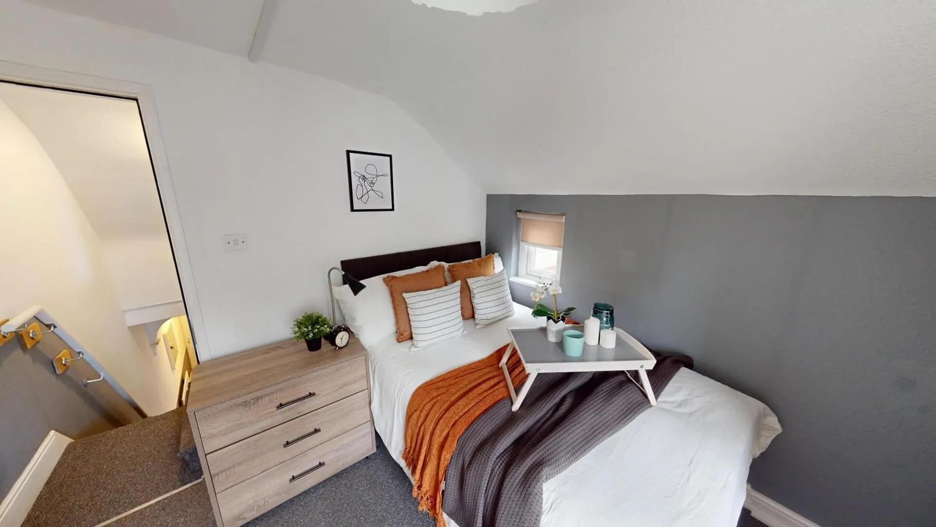 Holiday home Stunning 6-Bedroom House In Beeston Awaits Your Stay! Nottingham
