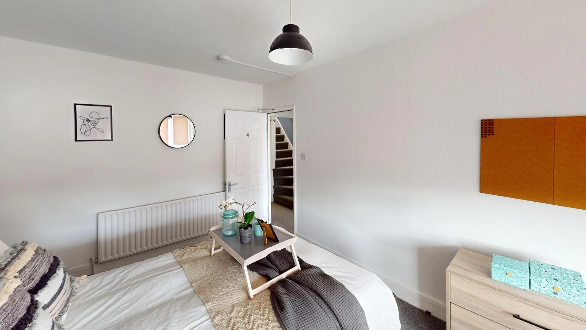 Stunning 6-Bedroom House In Beeston Awaits Your Stay! Nottingham